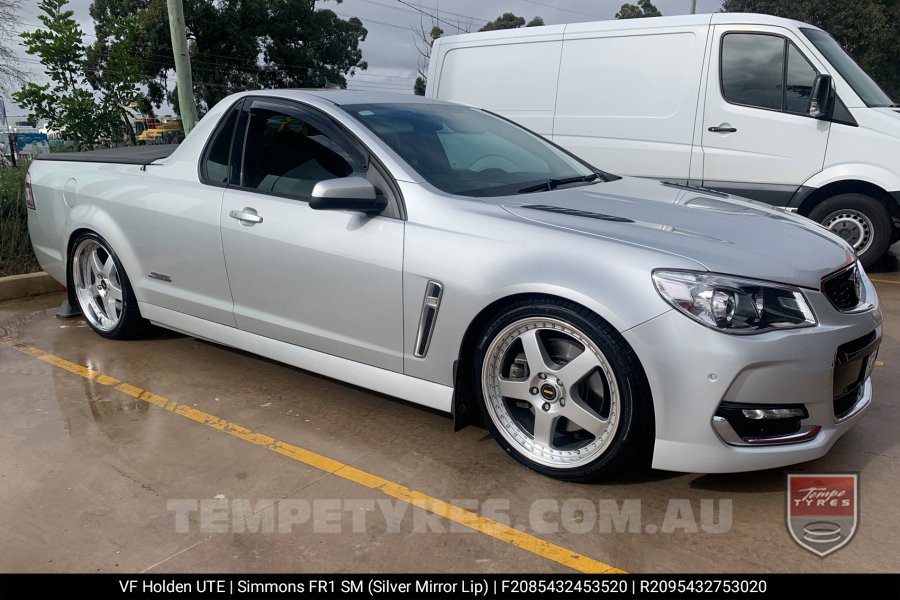20x8.5 20x9.5 Simmons FR-1 Silver on Holden Commodore VF