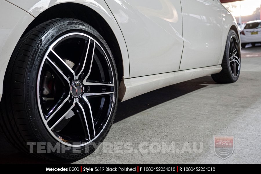 18x8.0 5619 Black Polished on Mercedes B-Class