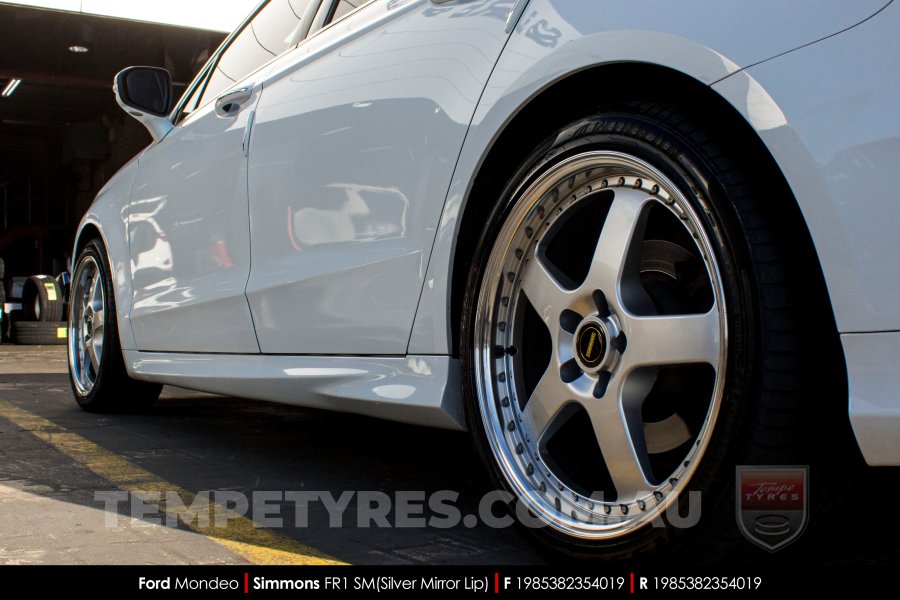 19x8.5 19x9.5 Simmons FR-1 Silver on Ford Mondeo