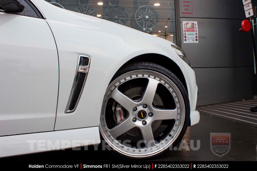 22x8.5 22x9.5 Simmons FR-1 Silver on Holden Commodore VF