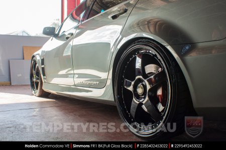 22x8.5 22x9.5 Simmons FR-1 Full Gloss Black on Holden Commodore VE