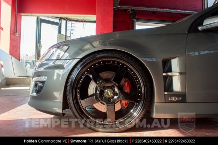 22x8.5 22x9.5 Simmons FR-1 Full Gloss Black on Holden Commodore VE