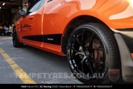 19x8.5 SC Racing DX221 Black on Ford Falcon