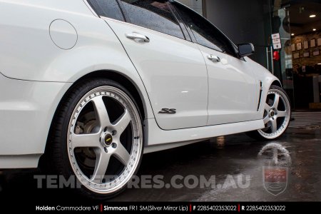 22x8.5 22x9.5 Simmons FR-1 Silver on Holden Commodore VF