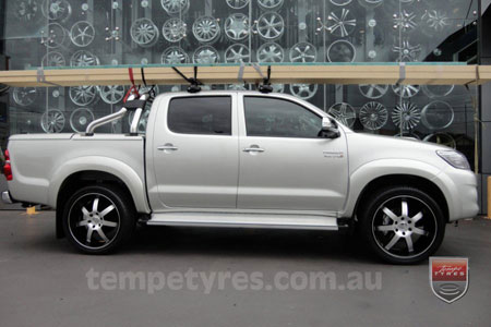 22x9.5 Menzari Absolute on TOYOTA HILUX SR5